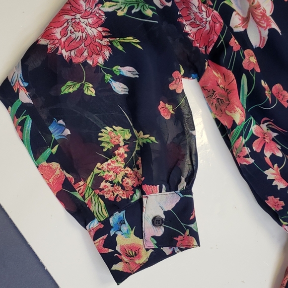 the Hanger shorts romper size med - Picture 4 of 7